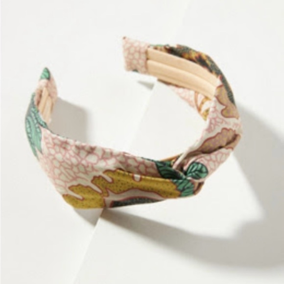 Autumn Adeigbo Floral Patterned Headband - Picture 1 of 9